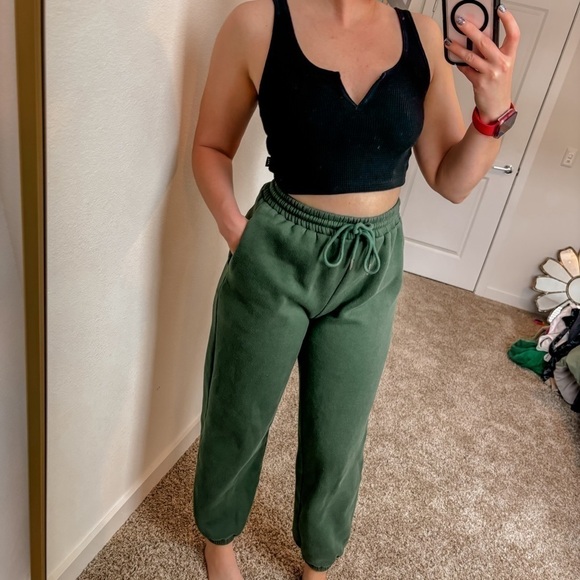 Princess Polly Pants - Princess Polly green sweats size us 6